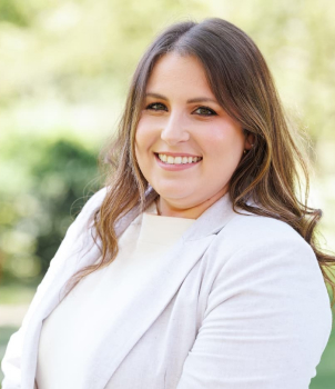 Sienna DePietro, Private Wealth Associate